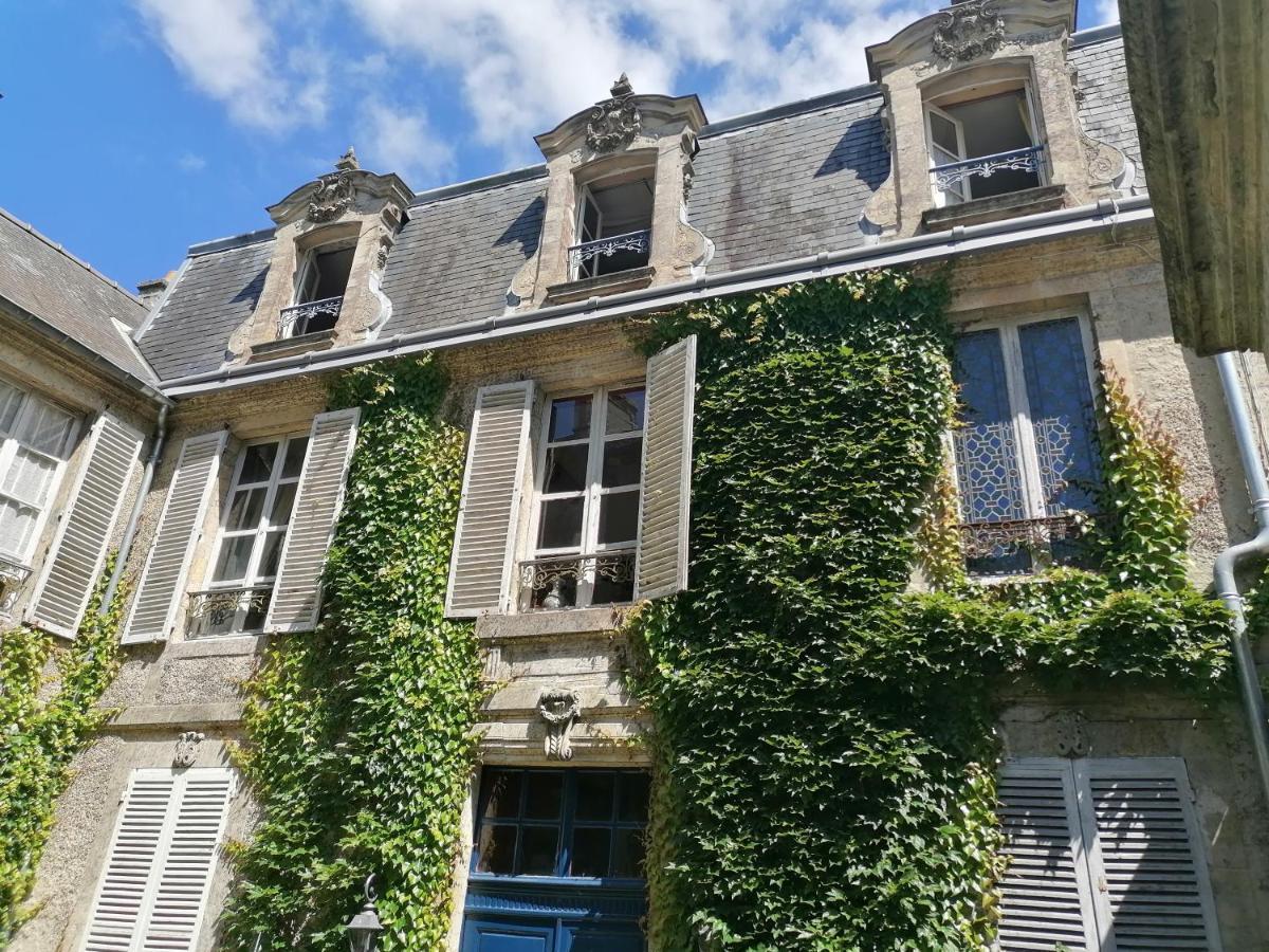 Appartement dans belle demeure ancienne B&B centre de Bayeux vue cathédrale proche plages du débarquement Exterior foto